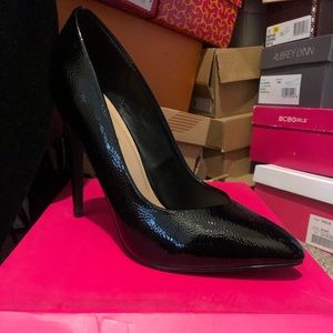 Black pumps never worn